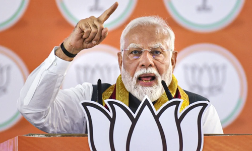 प्रधानमंत्री मोदी ने बिहार के काराकाट में रोड शो किया