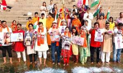 'राष्ट्र का गौरव हैं अहिल्याबाई', BJP ने काशी में की गंगा आरती