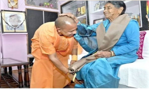 उत्तर प्रदेश के मुख्यमंत्री ने मातृ दिवस पर मातृ शक्ति और प्रदेशवासियों को शुभकामना दी