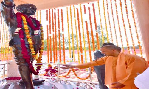 मुख्यमंत्री योगी आदित्यनाथ ने  शहीद गुलाब सिंह लोधी स्मारकका लोकार्पण व मूर्ति का किया अनावरण
